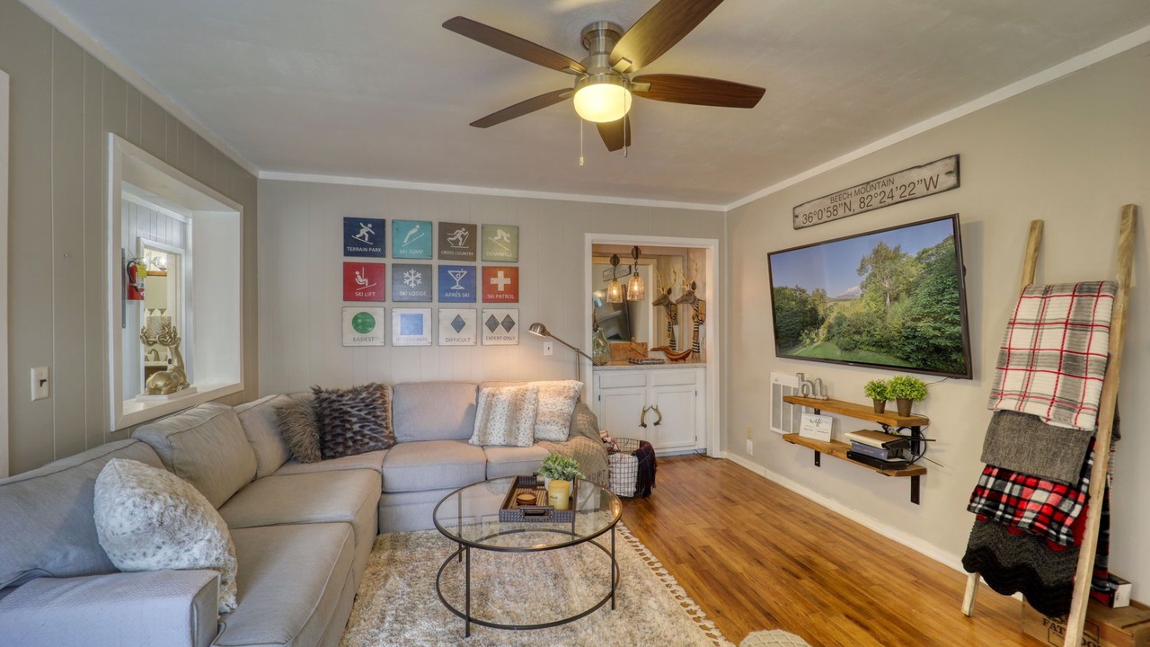 Photo of Livingroom in Banner Elk
