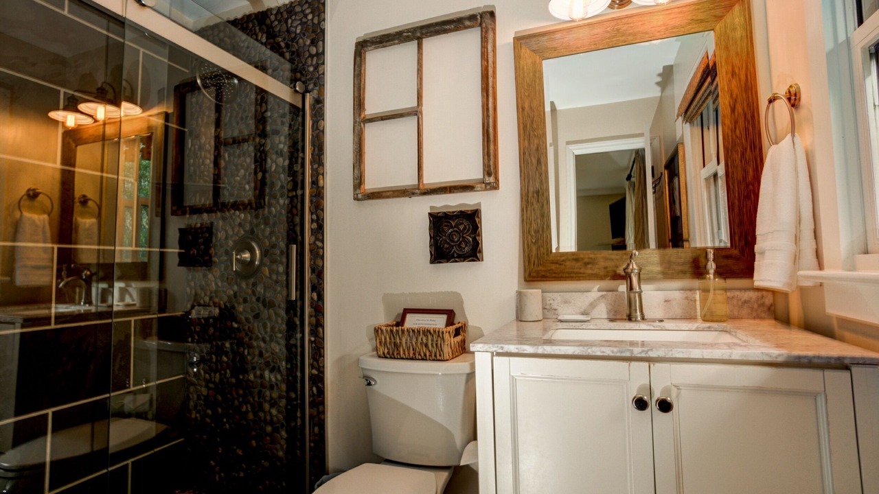 Photo of Bathroom in Barnardsville