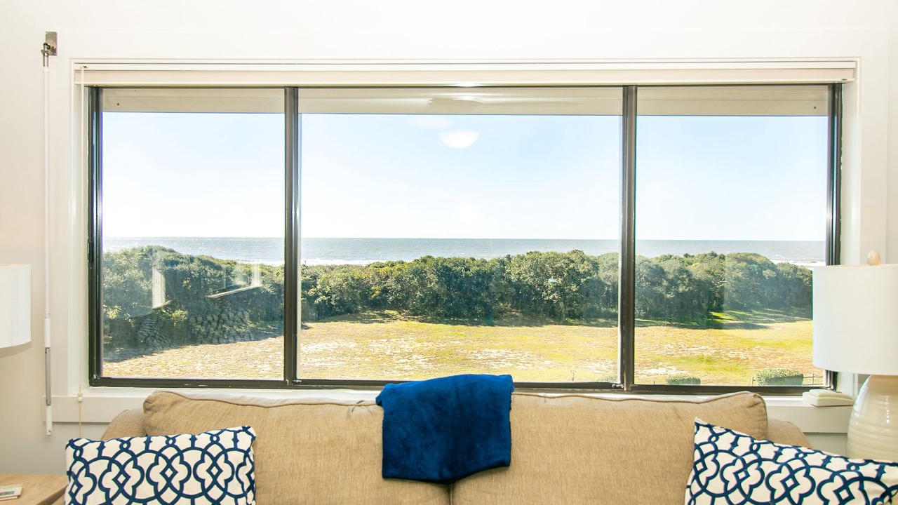 Photo of Livingroom in Caswell Beach