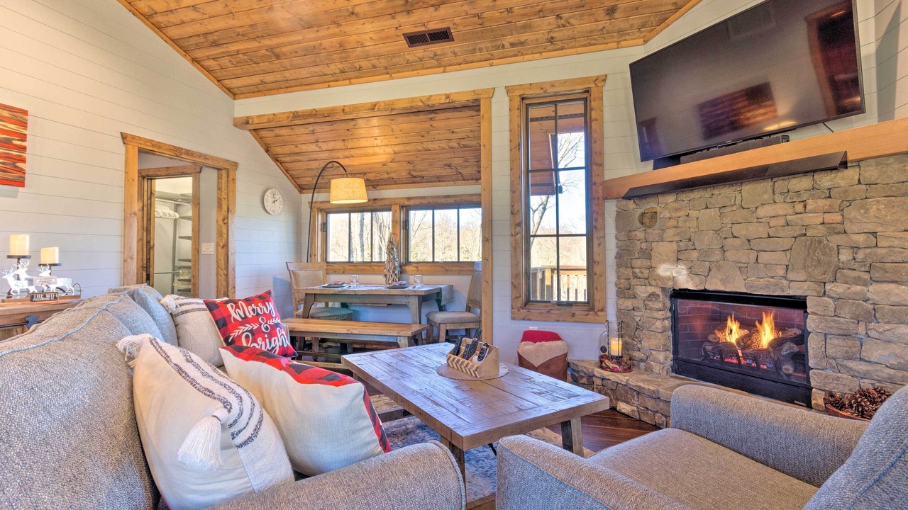 Photo of Livingroom in Tuckasegee