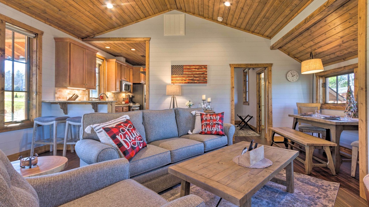Photo of Bedroom in Tuckasegee