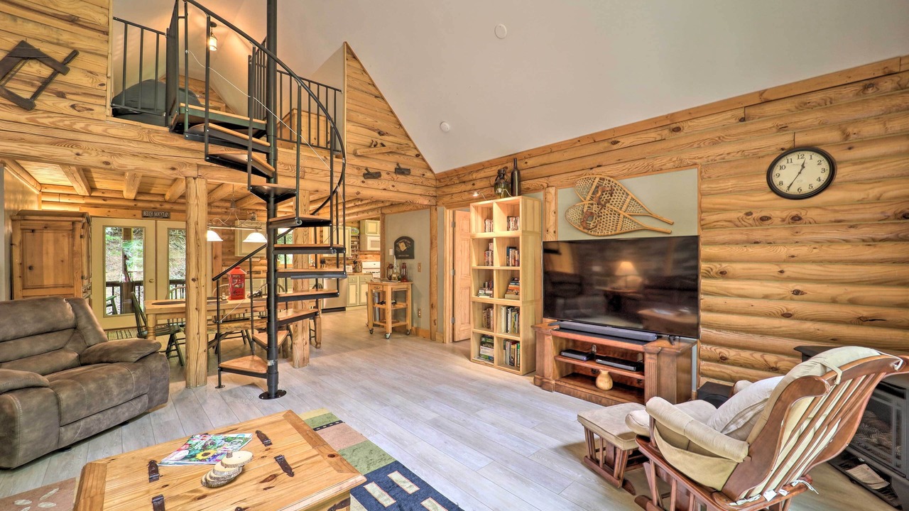 Photo of Livingroom in Charter Hills