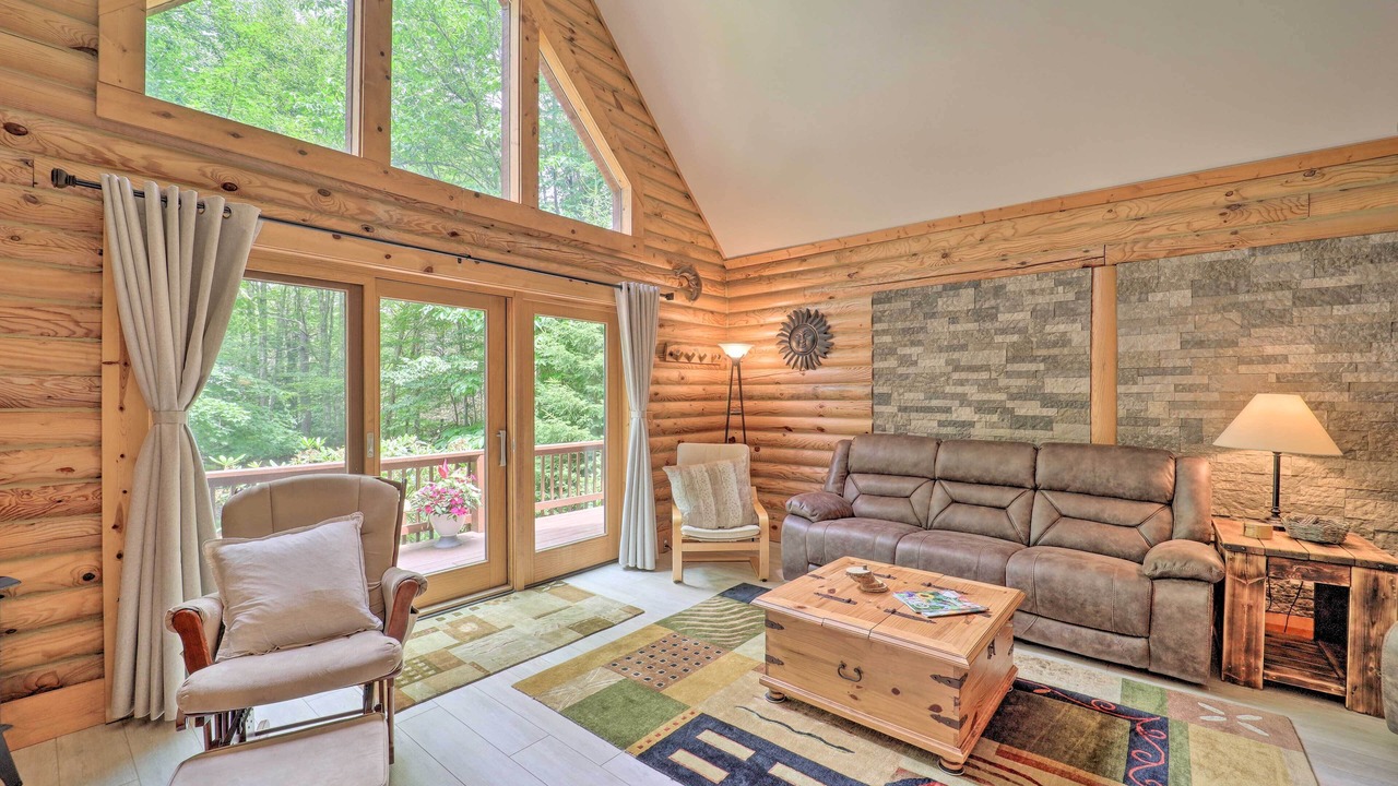 Photo of Livingroom in Charter Hills