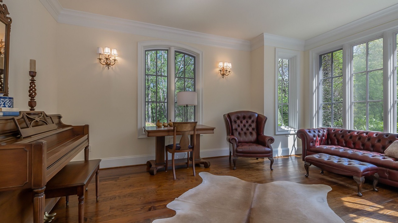 Photo of Bedroom in Hendersonville