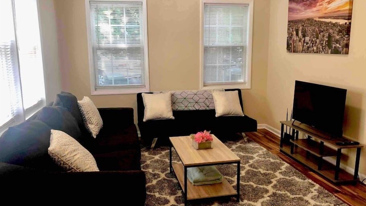 Photo of Livingroom in Chapel Hill
