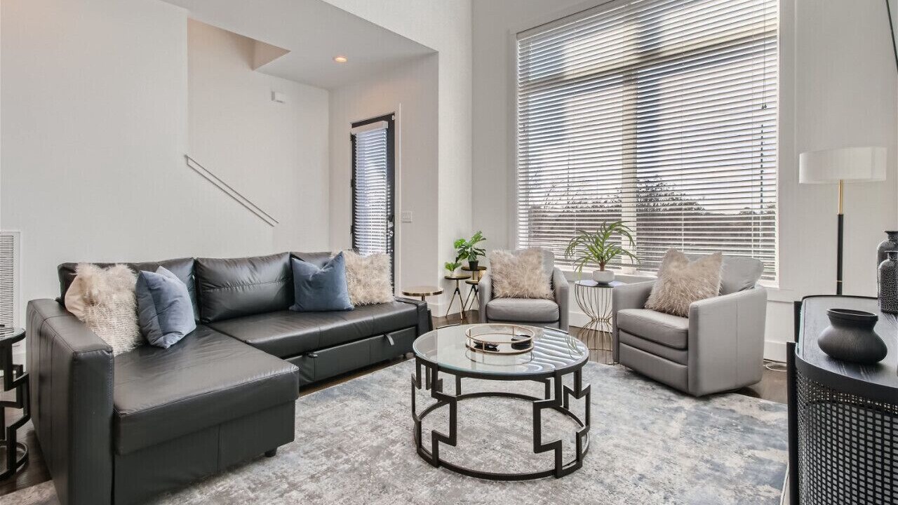 Photo of Livingroom in Berry Hill