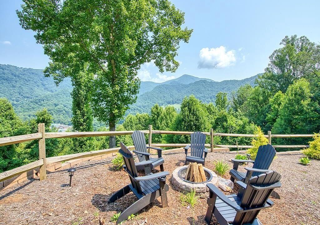 Photo of Others in Maggie Valley