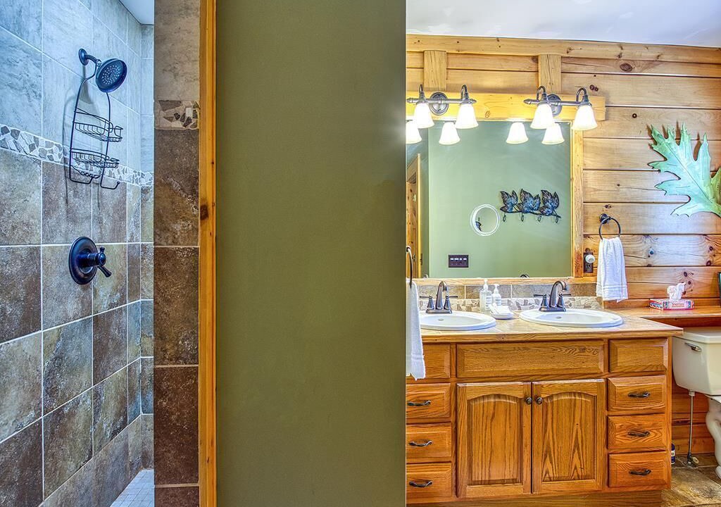 Photo of Bathroom in Maggie Valley