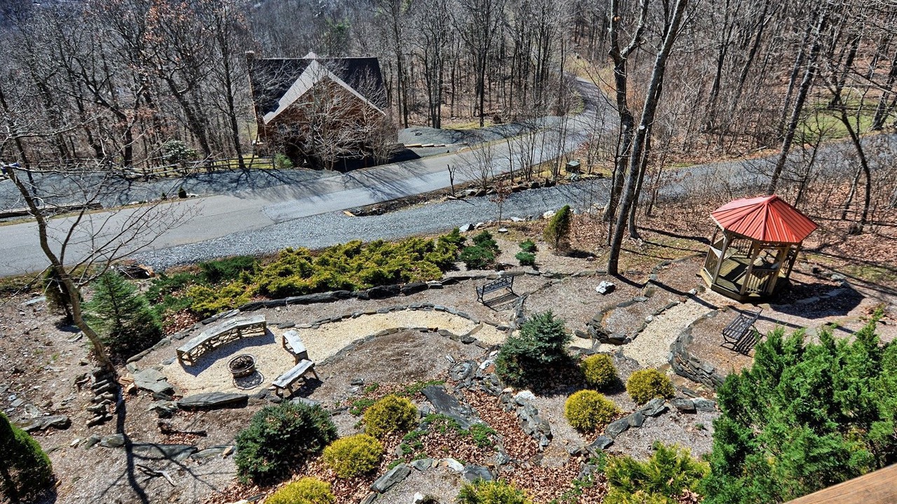 Photo of Outdoor in West Jefferson
