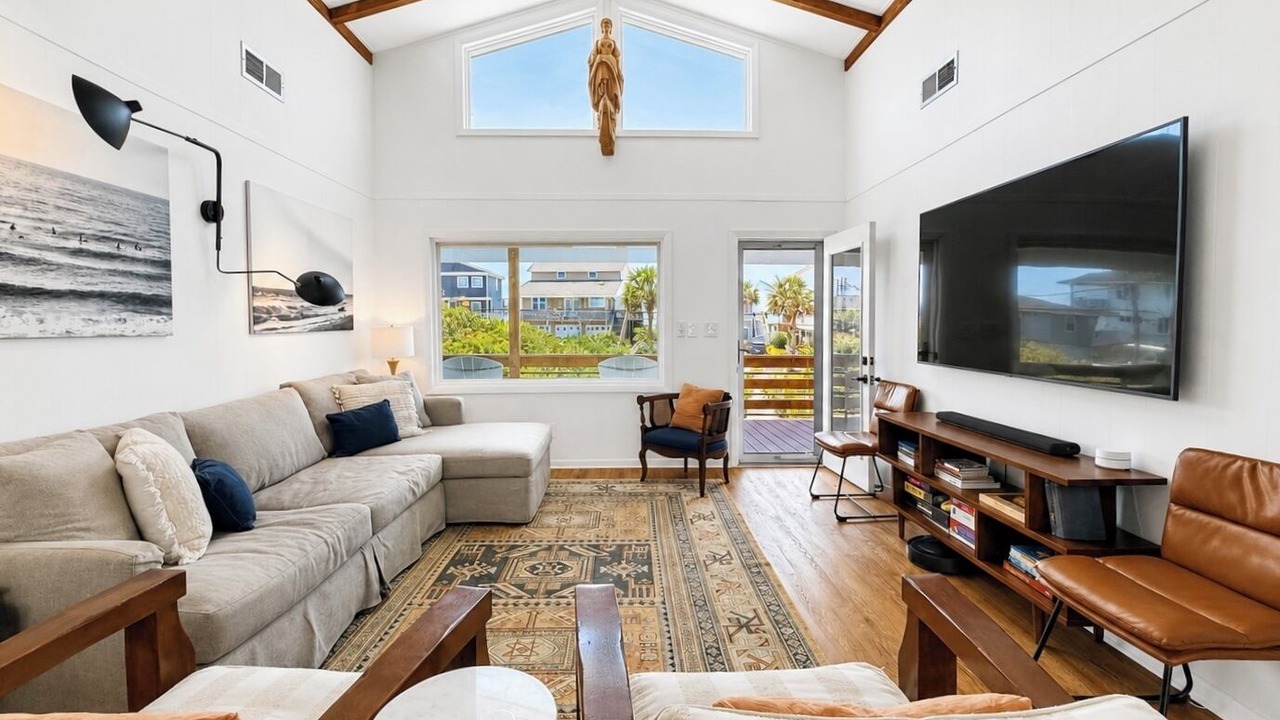 Photo of Livingroom in Surf City