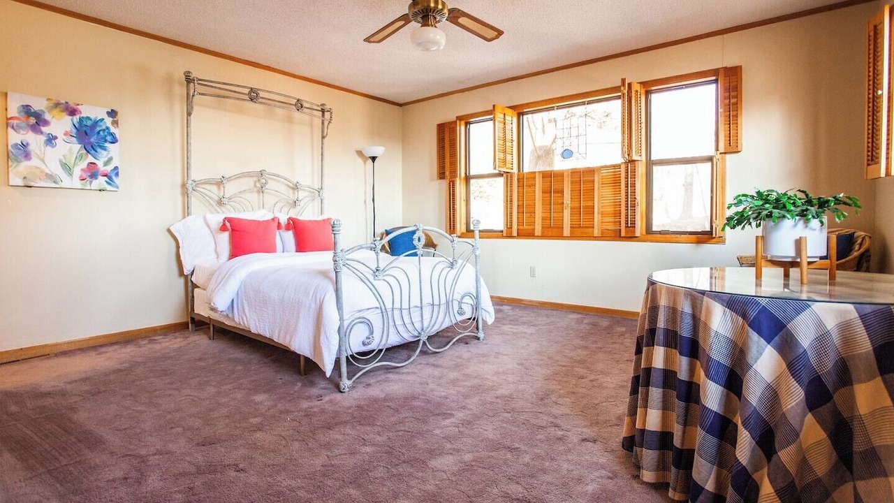 Photo of Bedroom in Salem