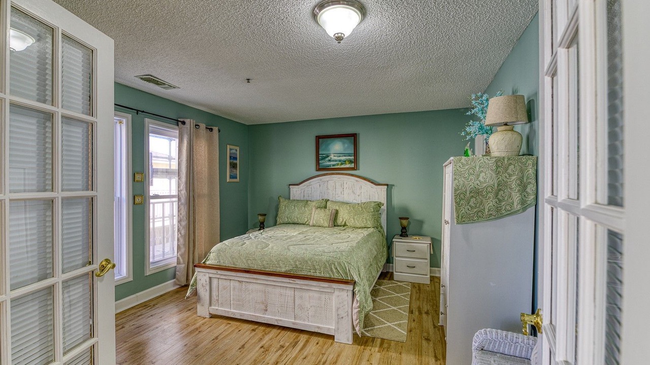 Photo of Bedroom in North Topsail Beach