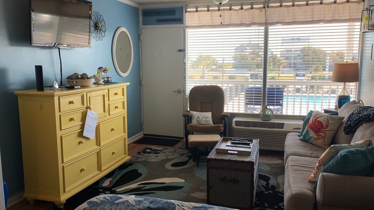 Photo of Livingroom in Atlantic Beach