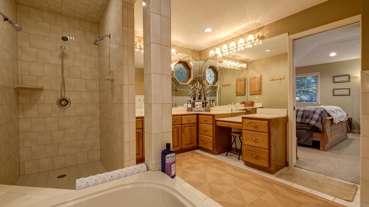 Photo of Bathroom in Unaka