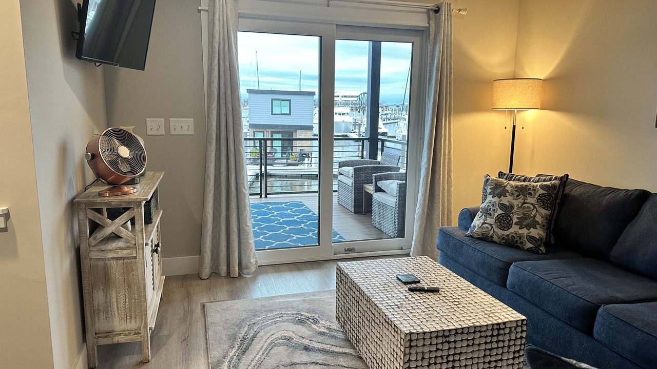 Photo of Livingroom in River District