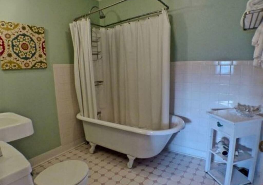Photo of Bathroom in Old Town