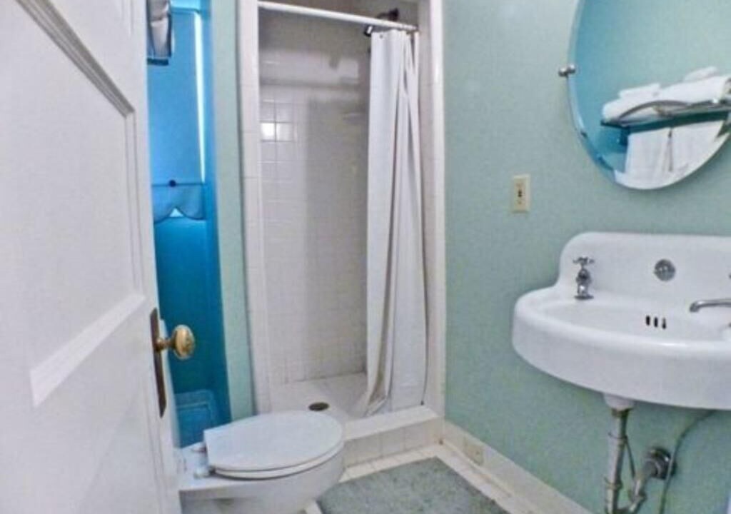 Photo of Bathroom in Old Town