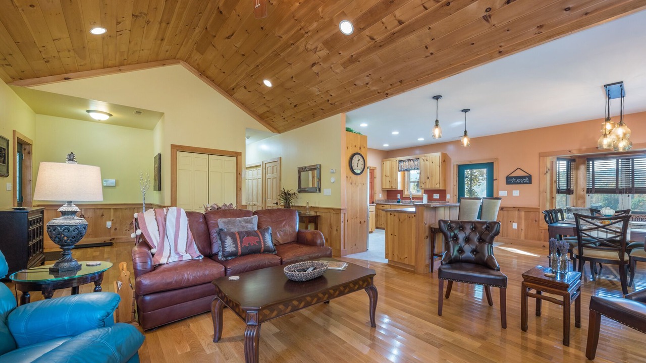Photo of Bedroom in Spruce Pine