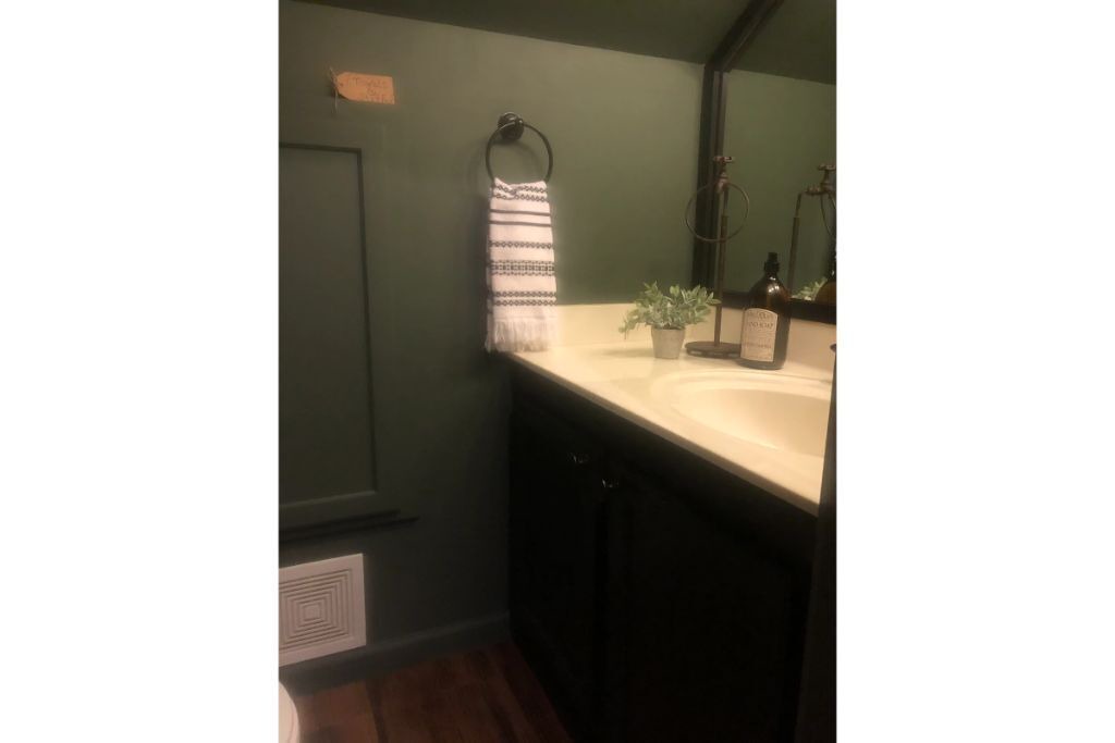 Photo of Bathroom in Belmont Historic District