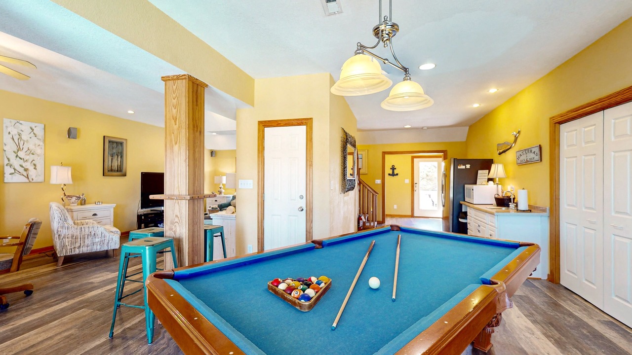 Photo of Bedroom in Waves