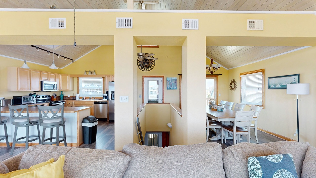 Photo of Livingroom in Waves