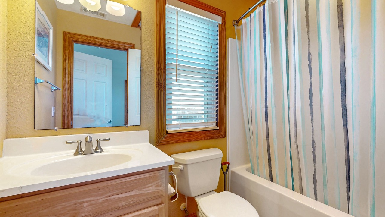 Photo of Bathroom in Waves