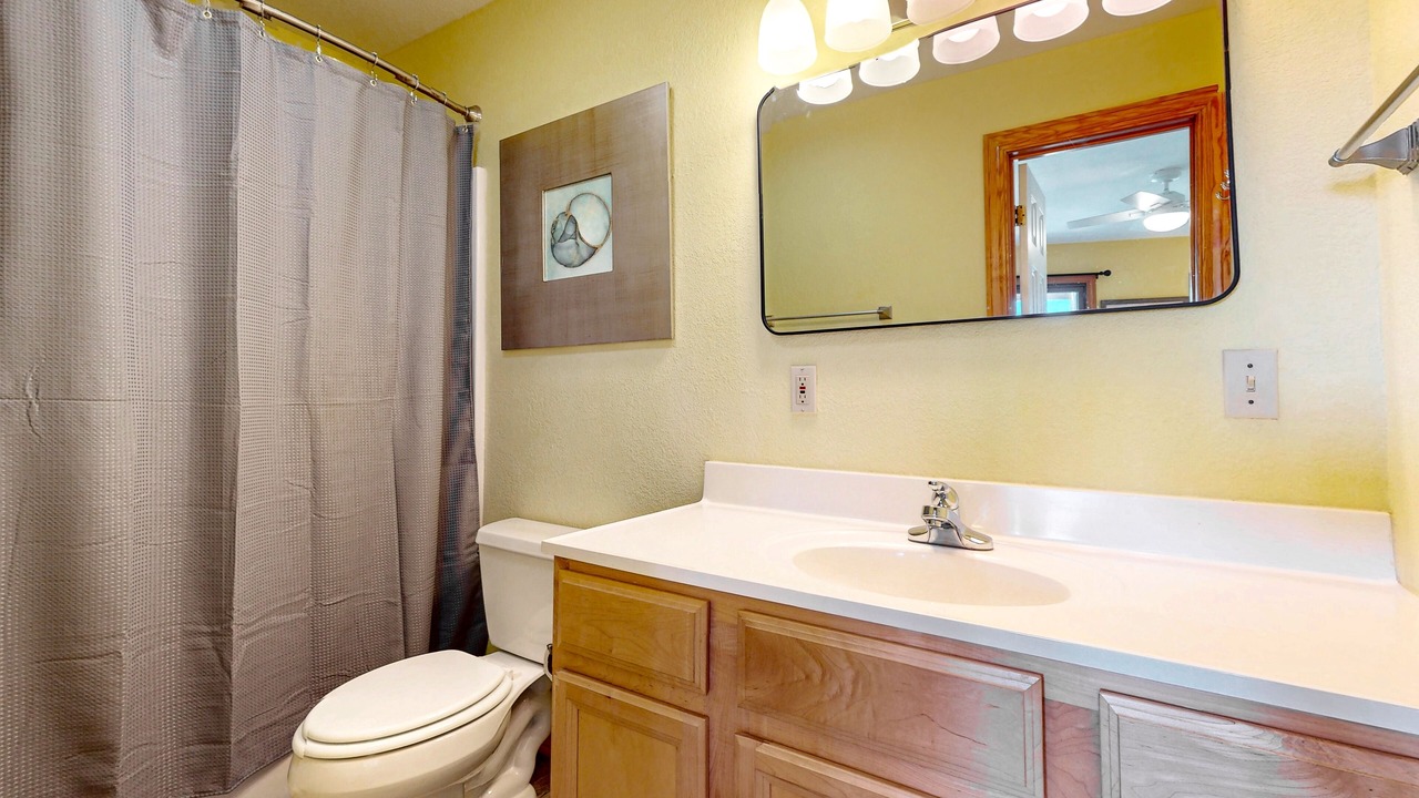 Photo of Bathroom in Waves