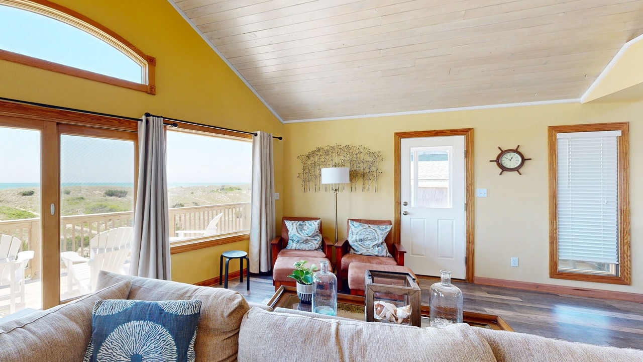 Photo of Livingroom in Waves
