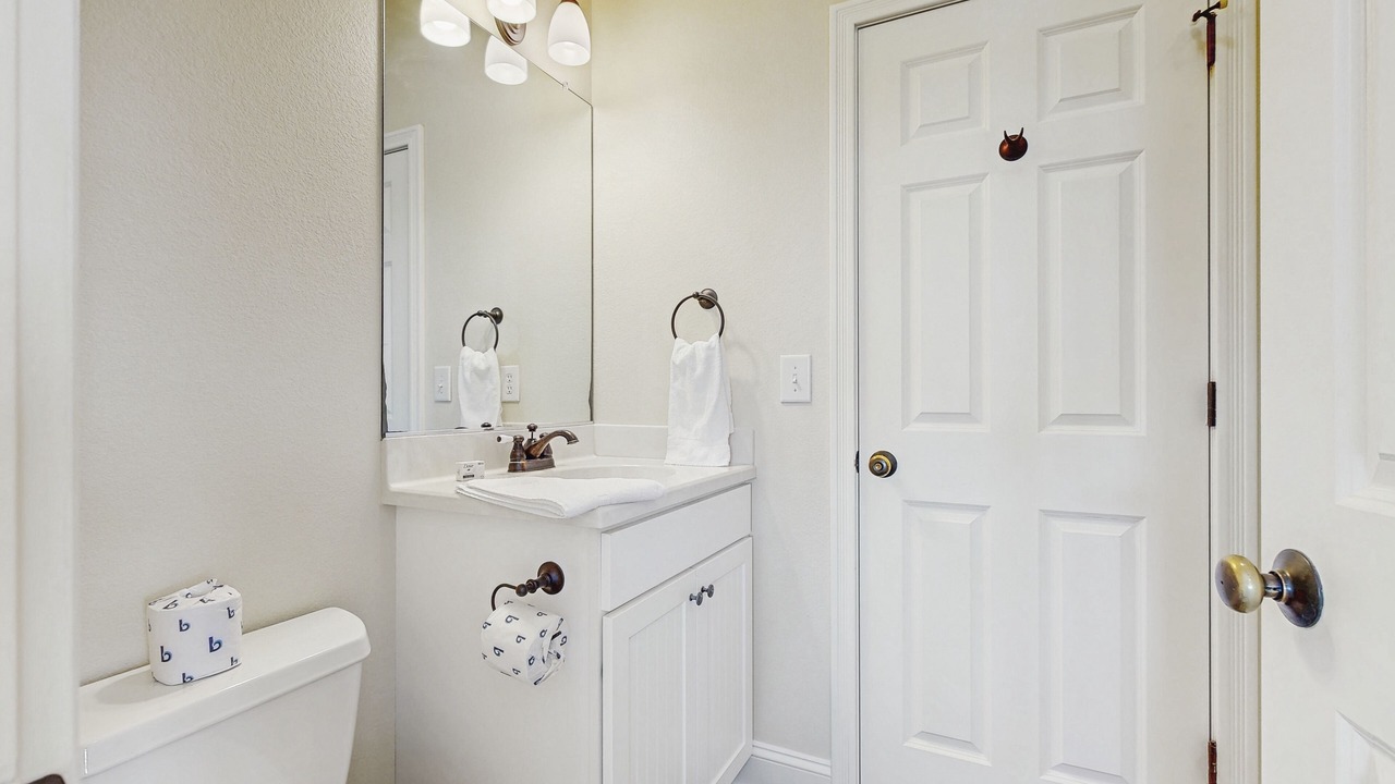 Photo of Bathroom in Waves