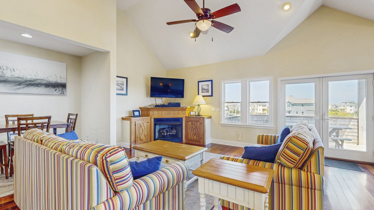 Photo of Livingroom in Waves
