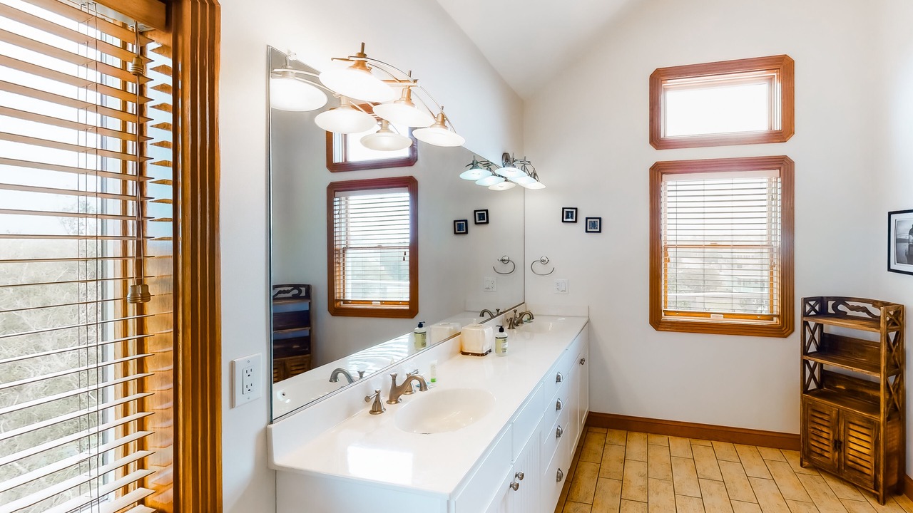 Photo of Bathroom in Sunset Village