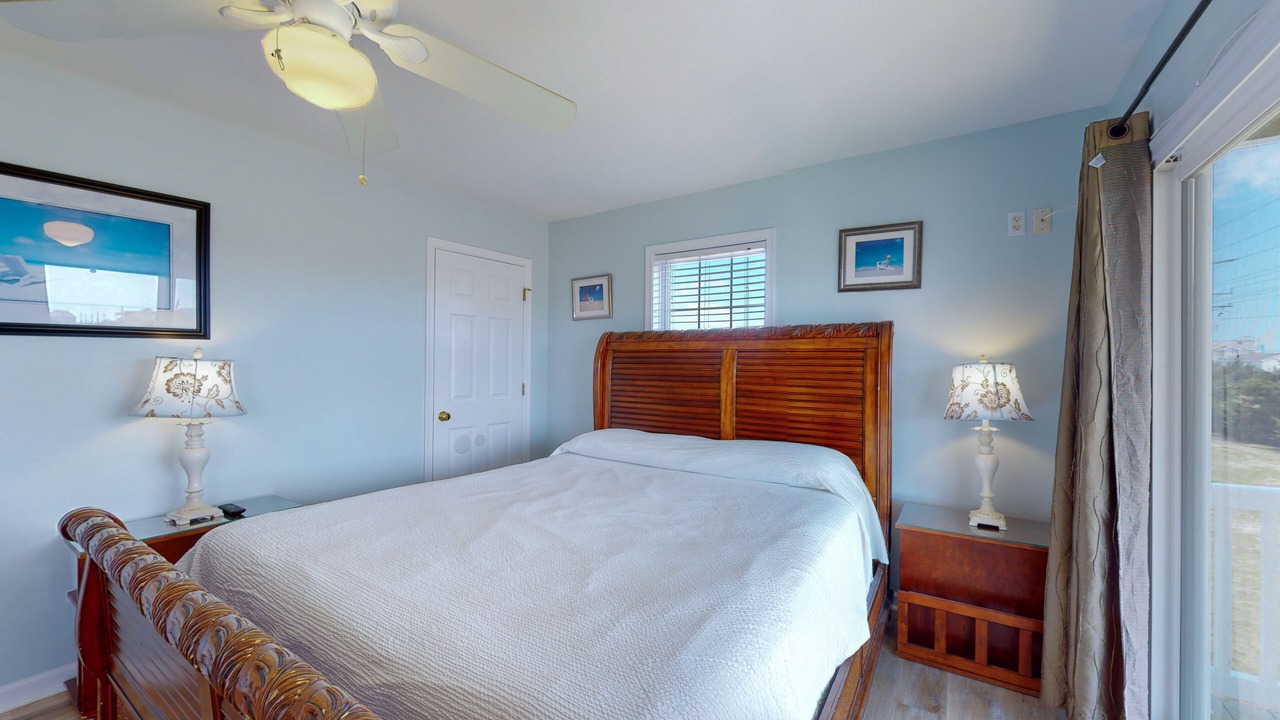 Photo of Bedroom in Wind Over Waves