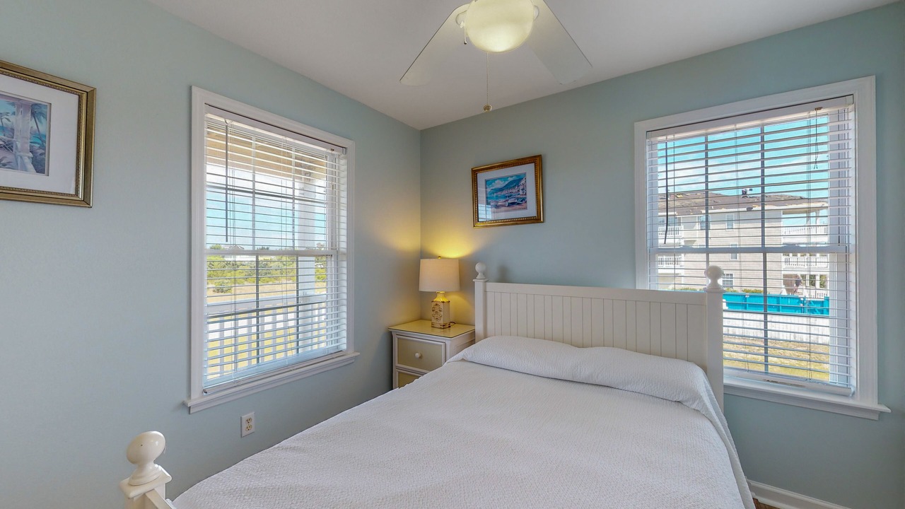 Photo of Bedroom in Wind Over Waves