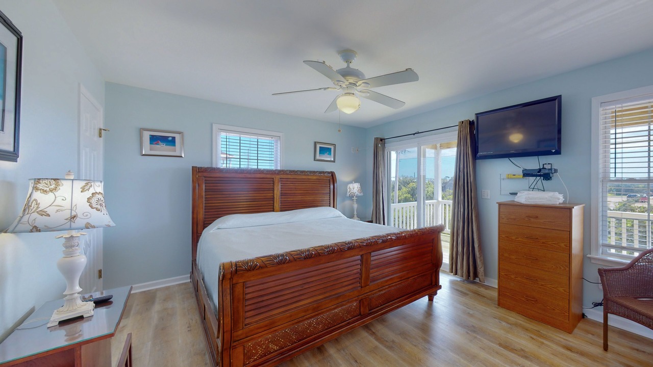 Photo of Bedroom in Wind Over Waves