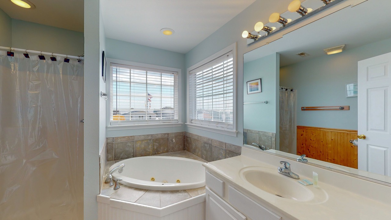 Photo of Bathroom in Wind Over Waves