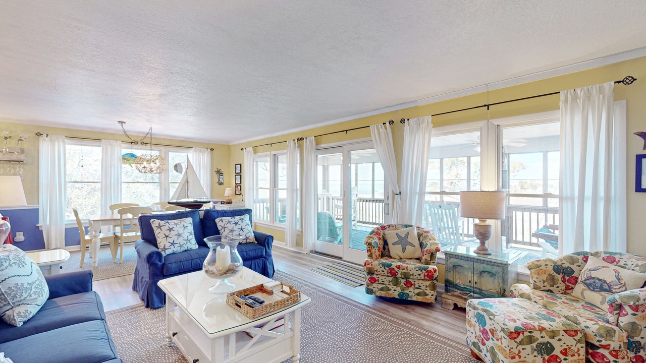Photo of Livingroom in Indiantown Shores