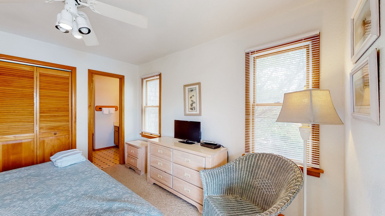 Photo of Bedroom in Brigands' Bay