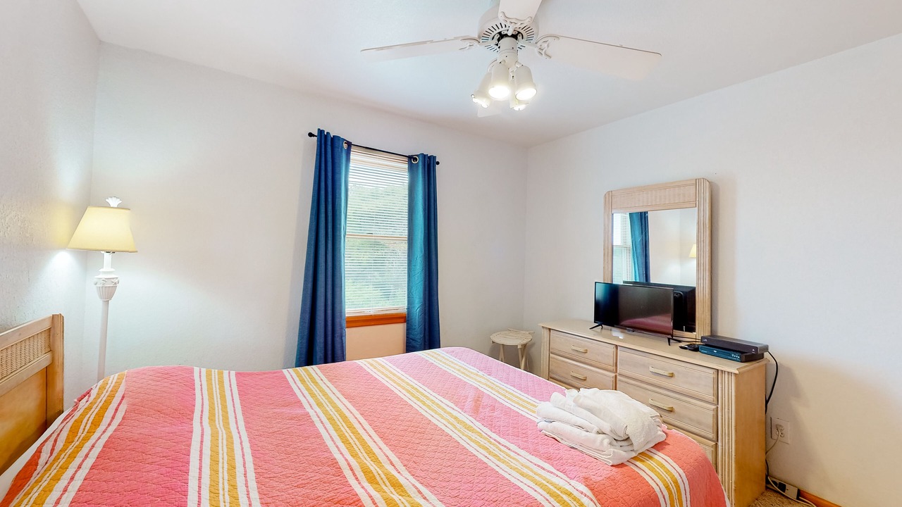Photo of Bedroom in Brigands' Bay
