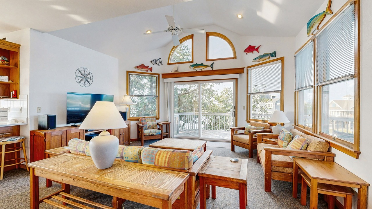 Photo of Livingroom in Brigands' Bay