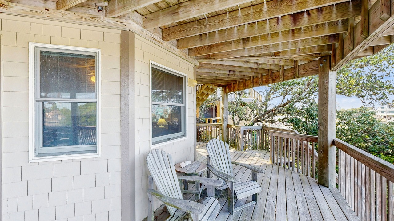 Photo of Patio Balcony in Brigands' Bay