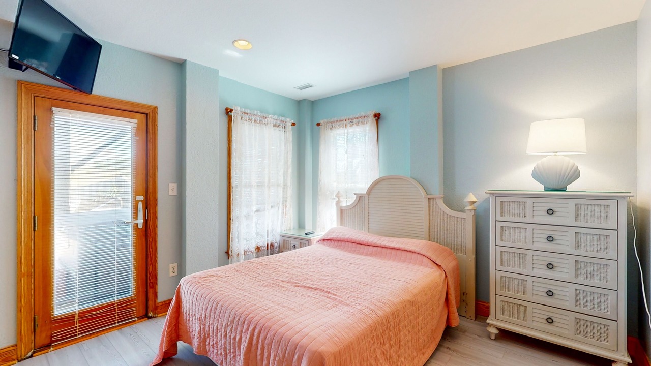 Photo of Bedroom in Hatteras