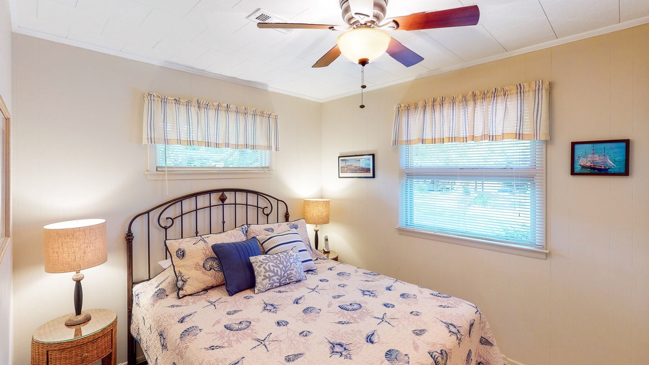 Photo of Bedroom in Brigands' Bay