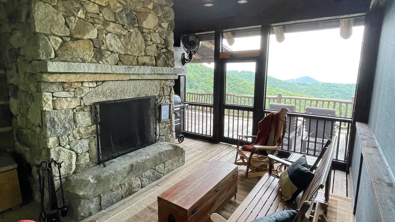 Photo of Livingroom in Sapphire