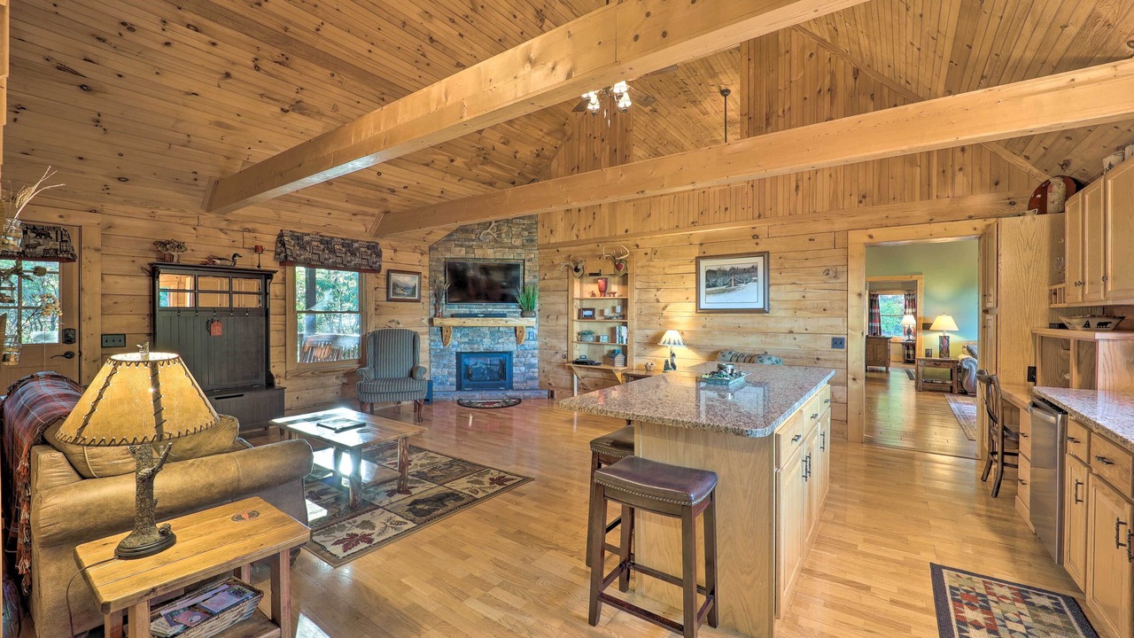 Photo of Livingroom in Hays