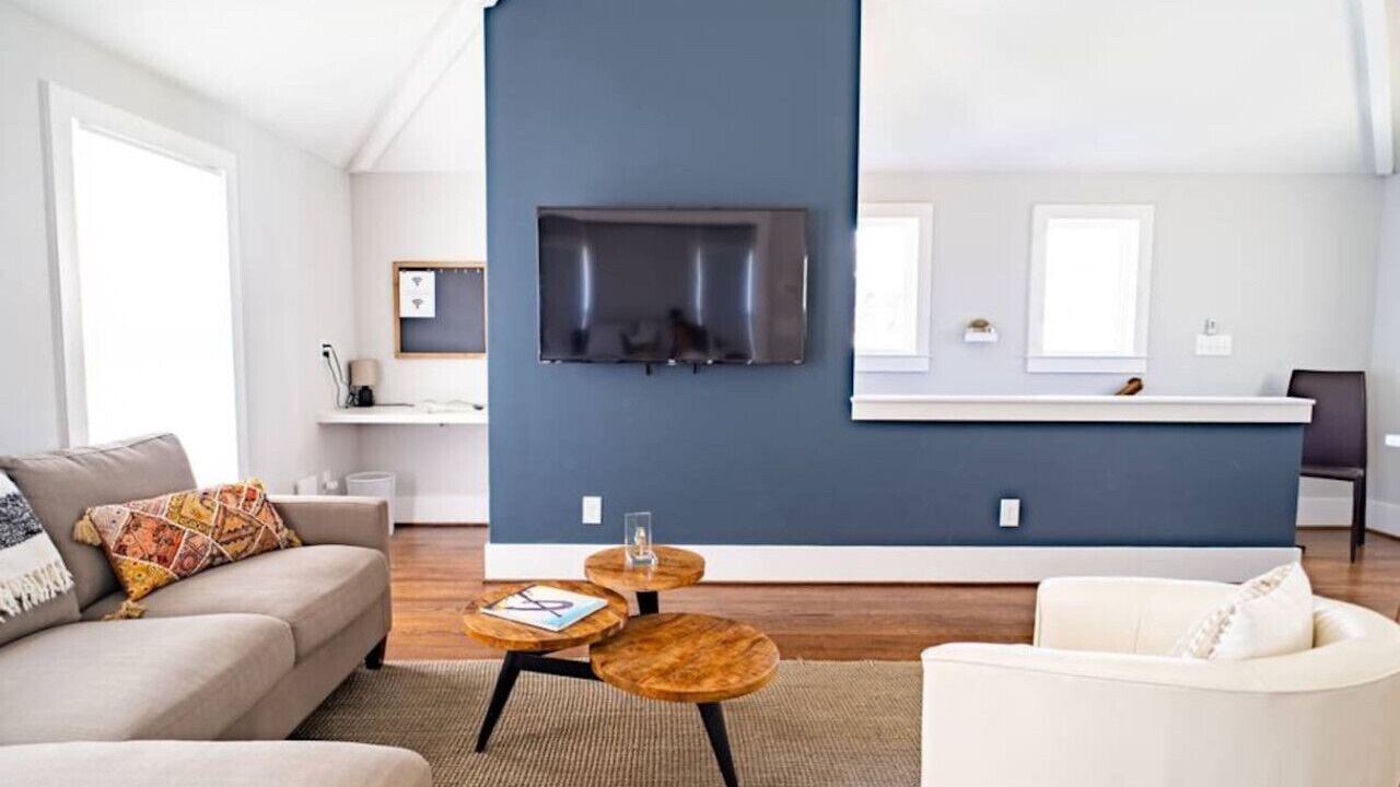 Photo of Livingroom in Belmont - Hillsboro