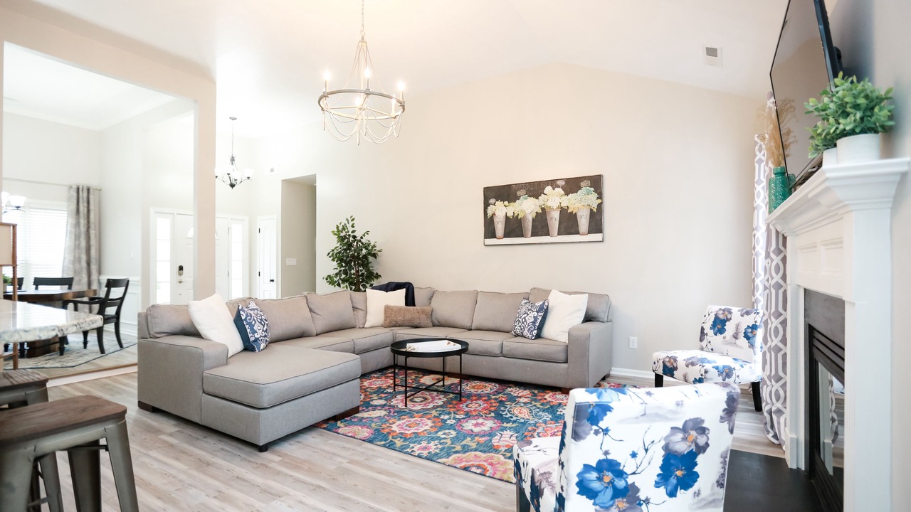 Photo of Livingroom in Stallings