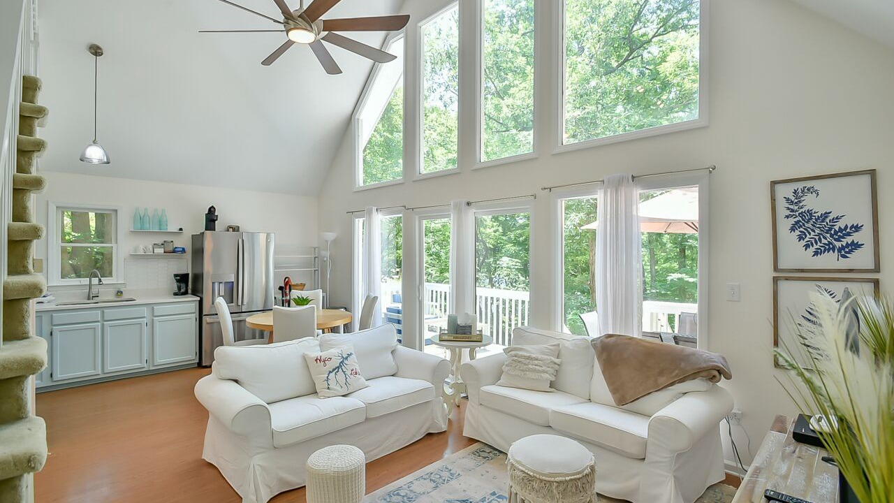Photo of Livingroom in Roxboro