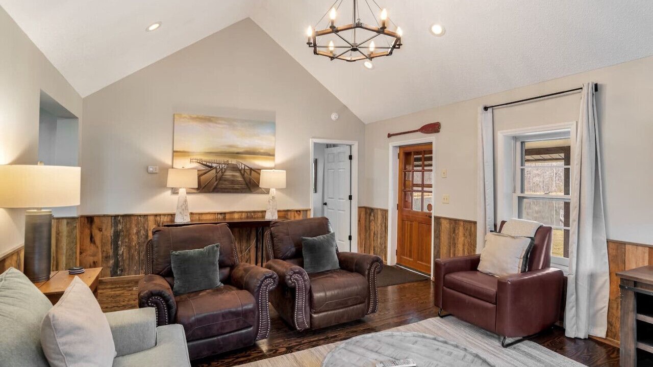 Photo of Livingroom in Weaverville