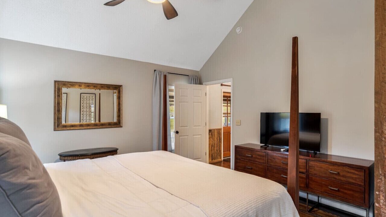 Photo of Bedroom in Weaverville