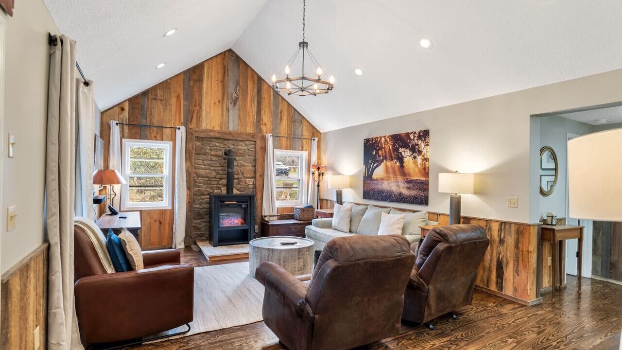 Photo of Livingroom in Weaverville